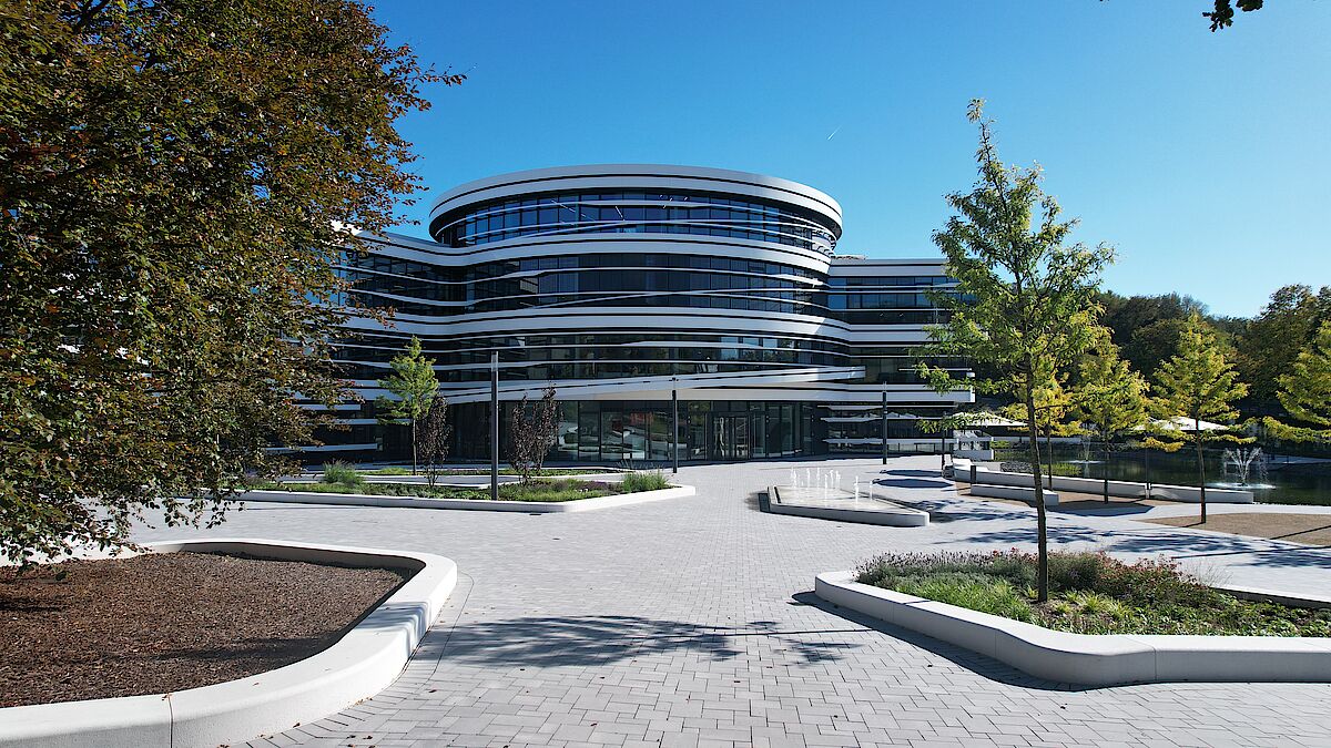Bild des neuen Hauptverwaltungsgebäudes am Standort Rommelsdorf