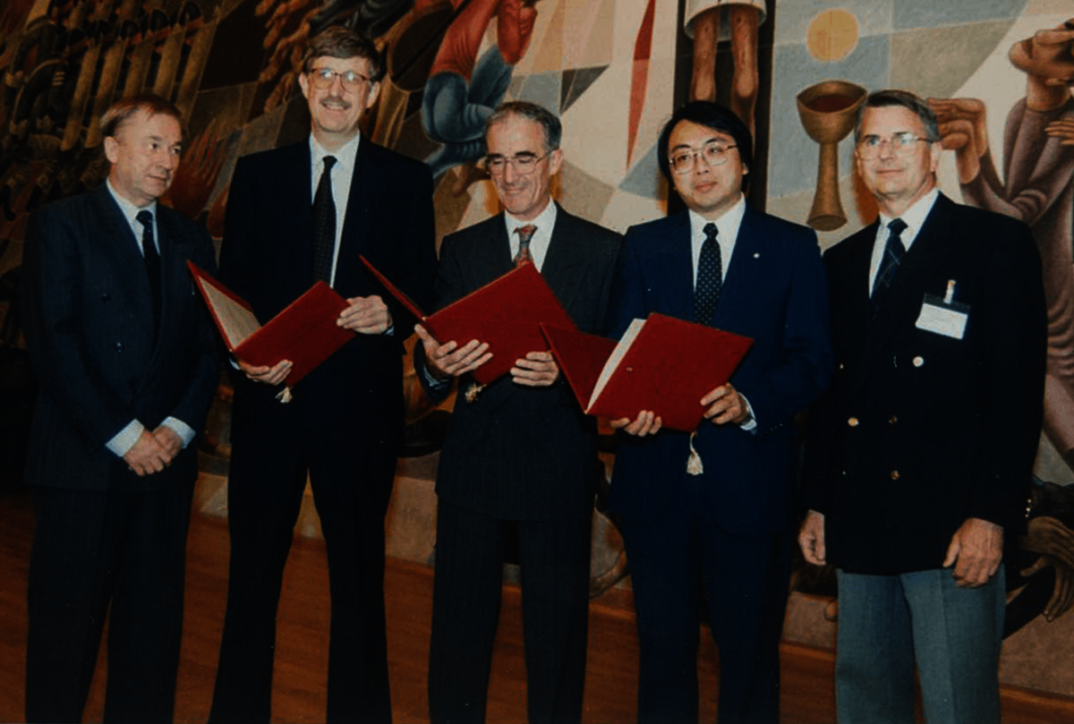 von links nach rechts Walter Sarstedt, Prof. Dr. F. Collins, Prof. Dr. J. Riordan, Prof. Dr. L.-C. Tsui, Prof. Dr. Dr. Bidlingmaier