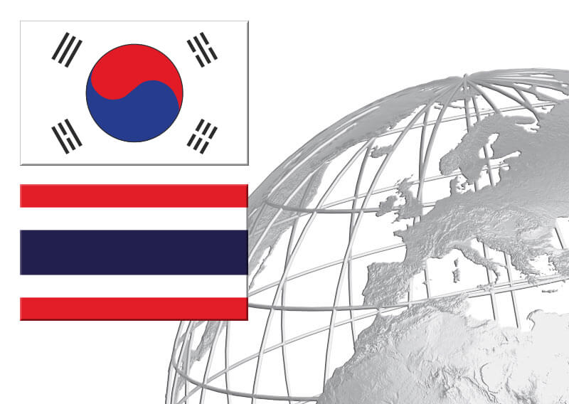 in der unteren rechten Ecke befindet sich ein Globus, in der oberen linken Ecke die Flagge Südkoreas, darunter die thailändische Flagge